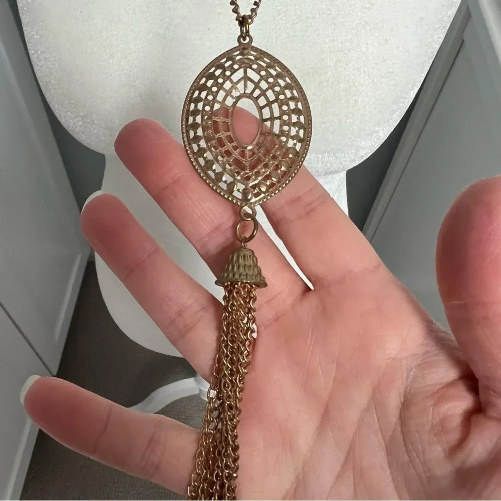 🍭6/$30 Gold tone tassel fringe pendant long necklace